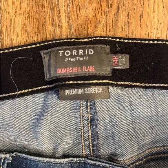 Torrid Bombshell Flare Premium Stretch Jeans Pants Blue Womens Size 14R - Picture 3 of 9